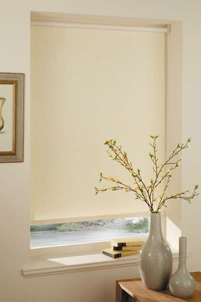 Roller blinds with spring feelings